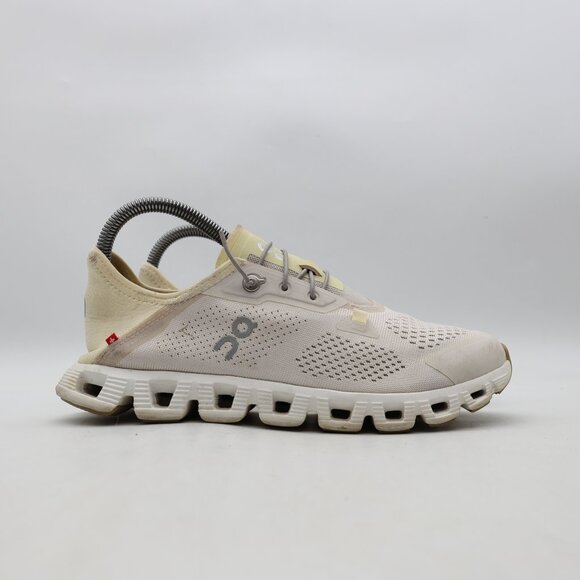 On Running Shoes - On Cloud 5 Coast Running Women's Size 7.5 Beige Sand Lace Up Cushion Casual